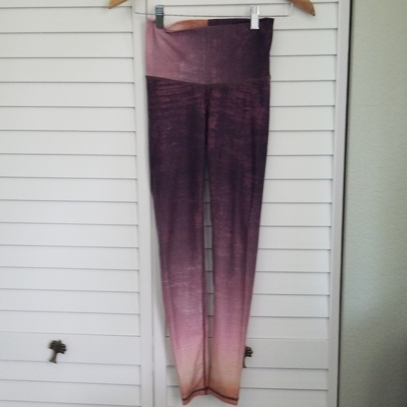 NWT Niyama Sol Leggings Medium